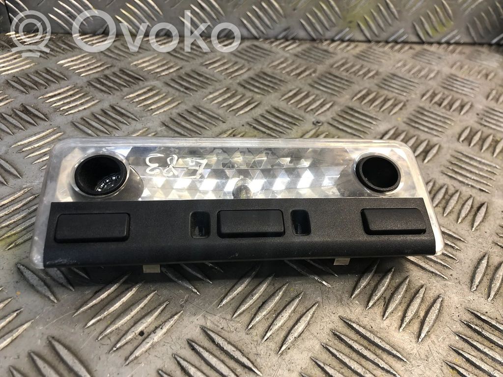 BMW X3 E83 Illuminazione sedili anteriori 
