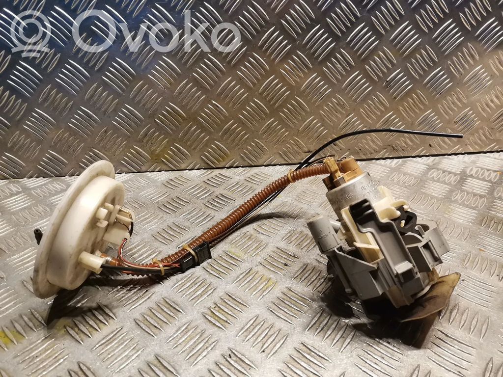BMW 7 E65 E66 Pompe à carburant 