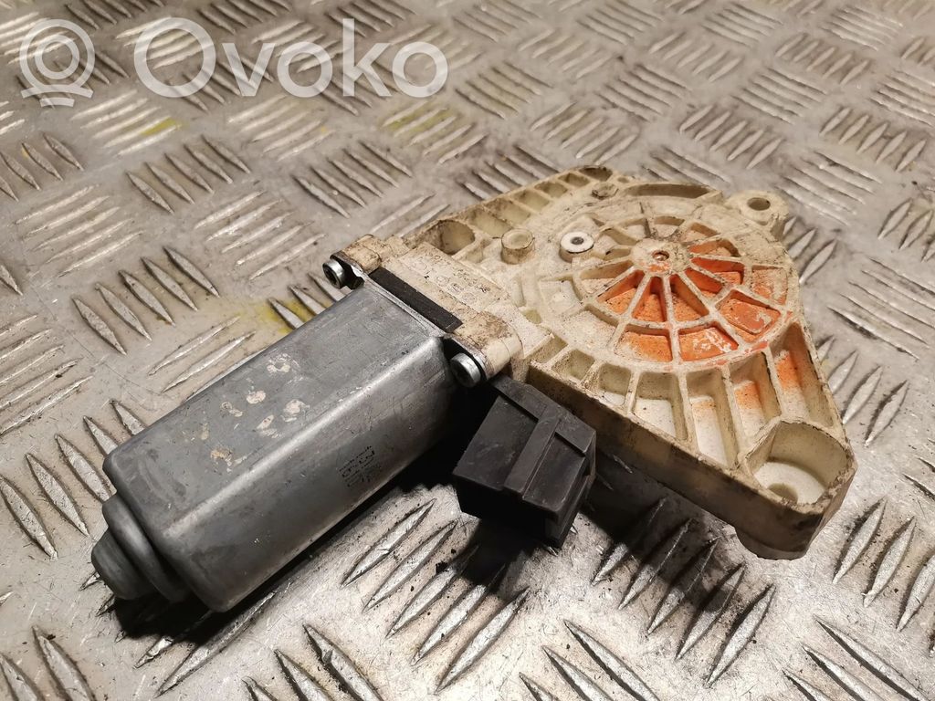 Mercedes-Benz A W169 Silnik regulatora szyby drzwi przednich 