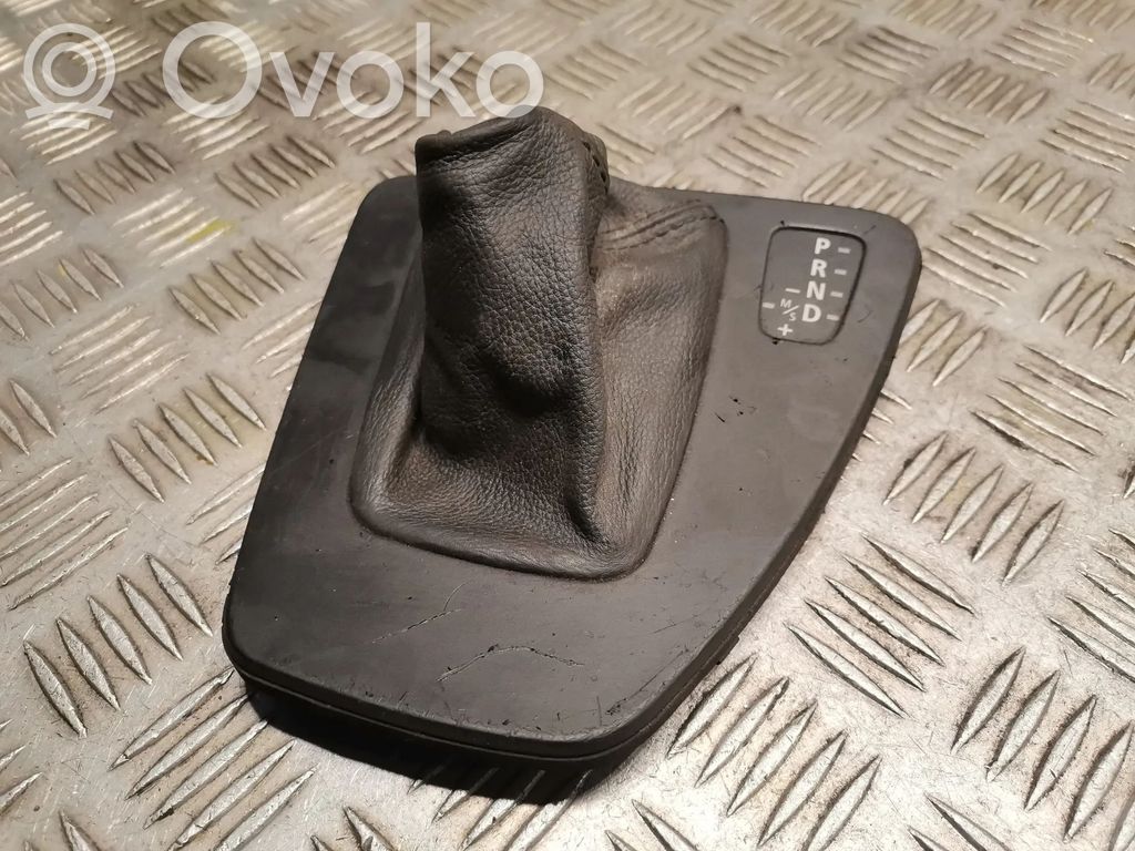 Contour de levier de vitesses   7155646