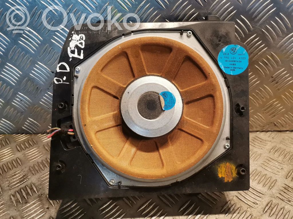 BMW X3 E83 Subwoofer 