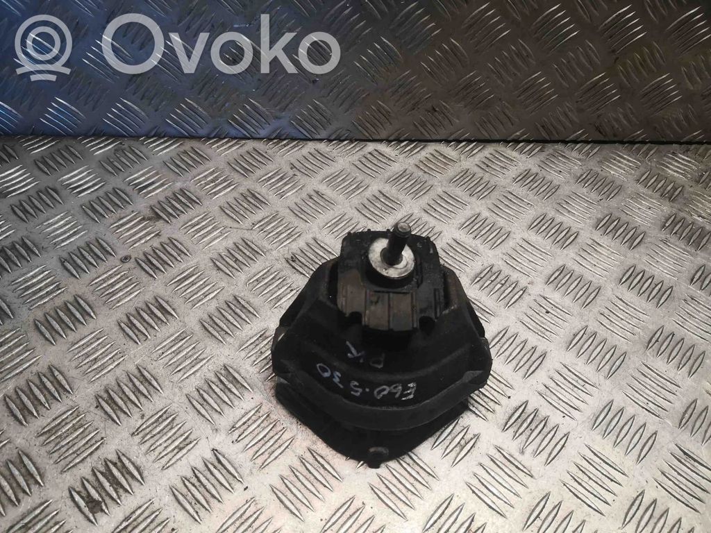 BMW 5 E60 E61 Dzinēja spilvens 