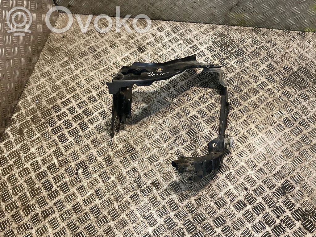 Mercedes-Benz E W211 Staffa faro/fanale 