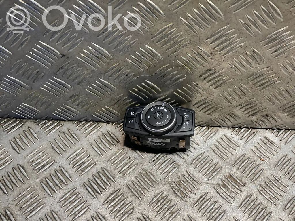 Ford Focus Light switch 
