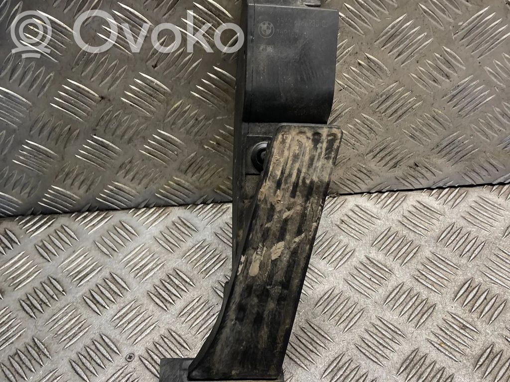 Gaspedal   6766930