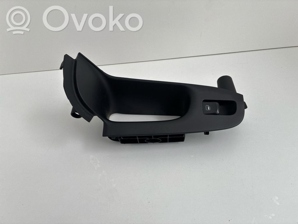 Audi A4 S4 B8 8K Obudowa klamki wewnętrznej drzwi przednich 
