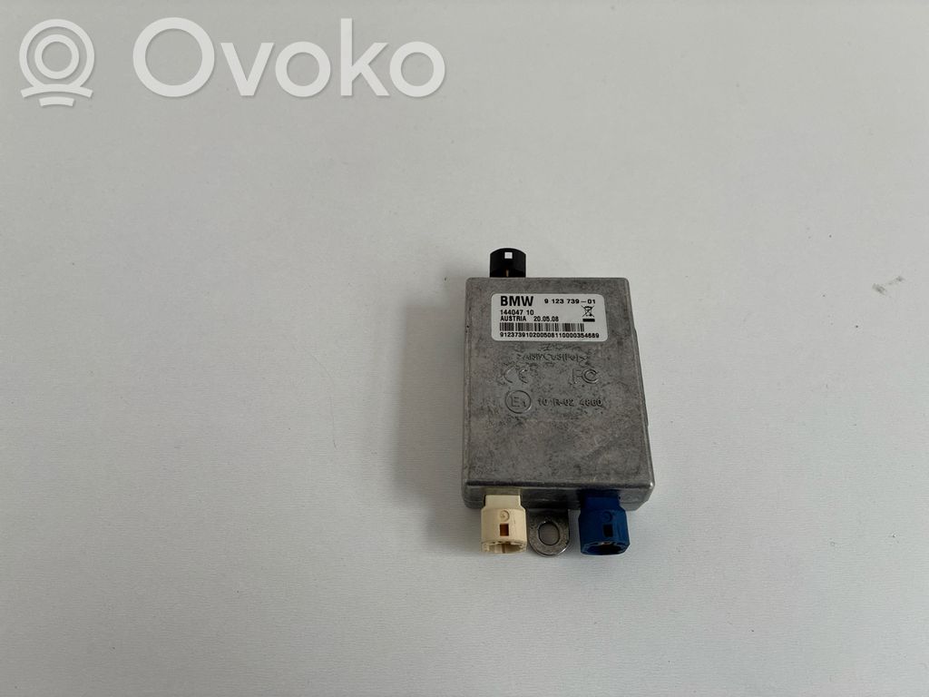 BMW 1 E81 E87 Aerial antenna amplifier 