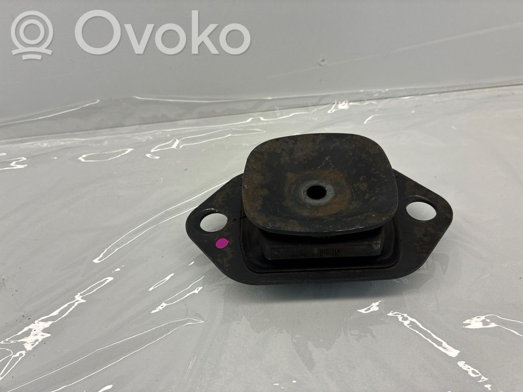 Engine mount bracket   11220,TRP44BB0A