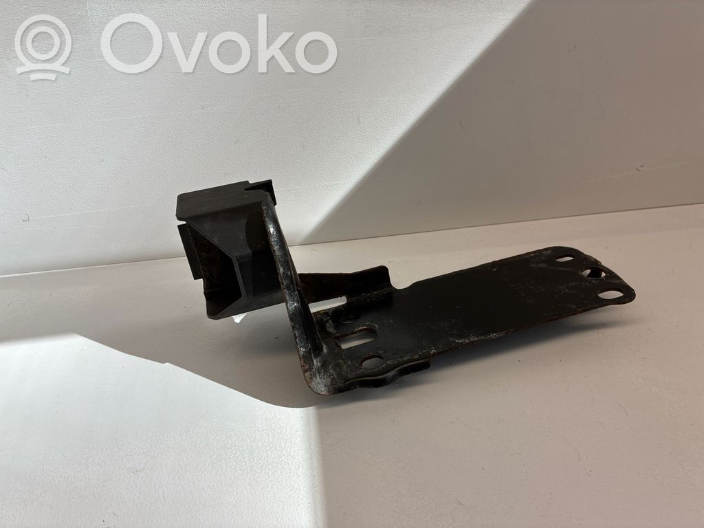 BMW 3 E90 E91 Radiator mount bracket 