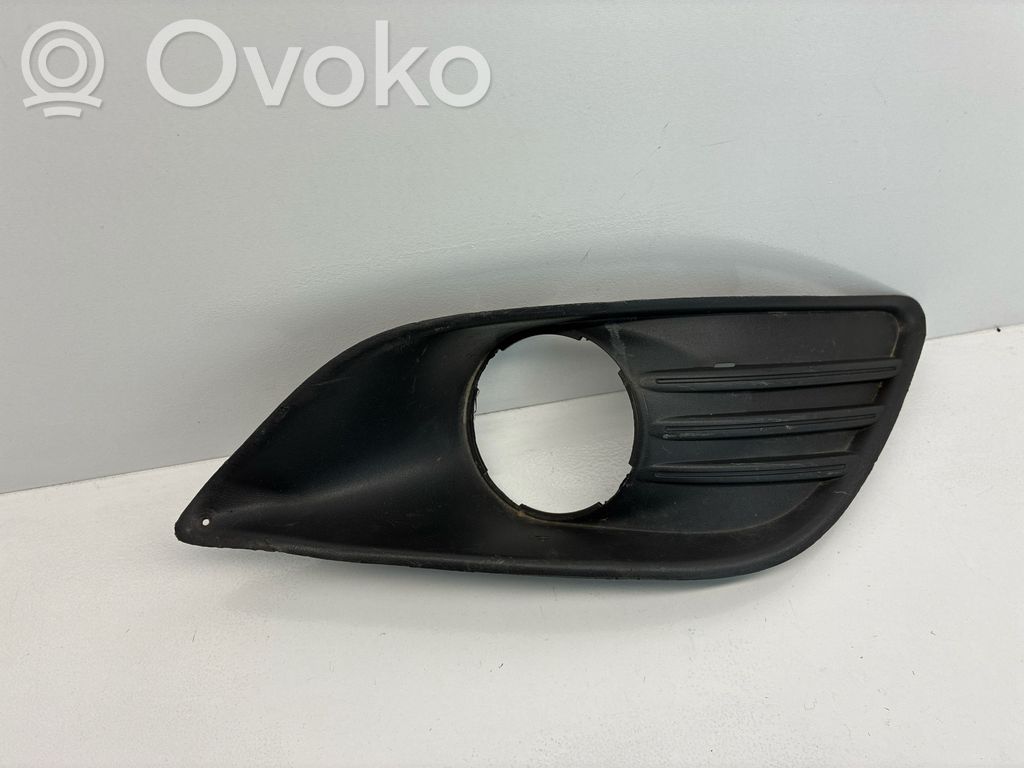 Ford Focus Etusumuvalon ritilä 