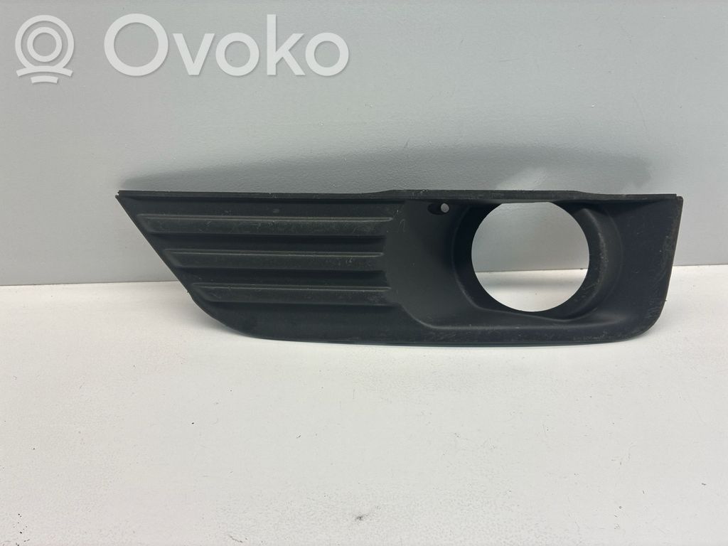 Ford Focus Etusumuvalon ritilä 