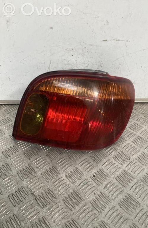 Toyota Yaris Luci posteriori