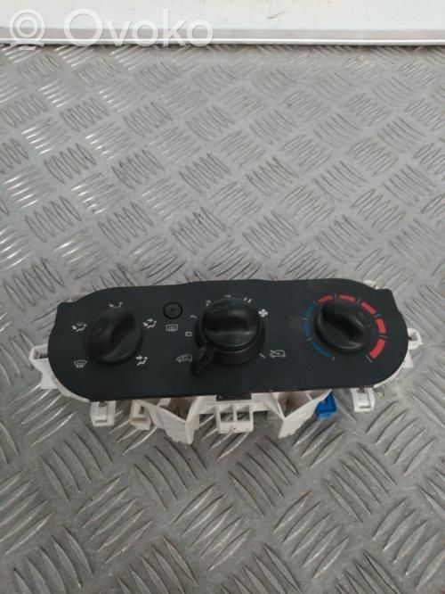 Unidad de control climatización   7701067953