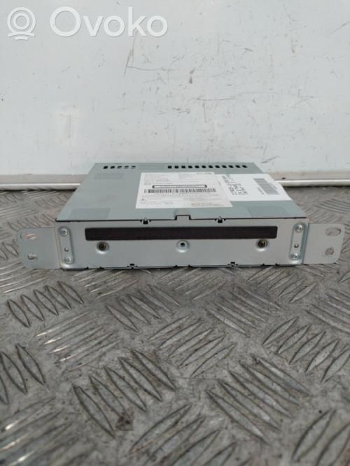 Radio/CD/DVD/GPS-pääyksikkö