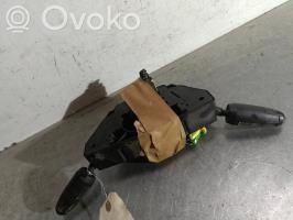 Pyyhkimen/suuntavilkun vipukytkin
