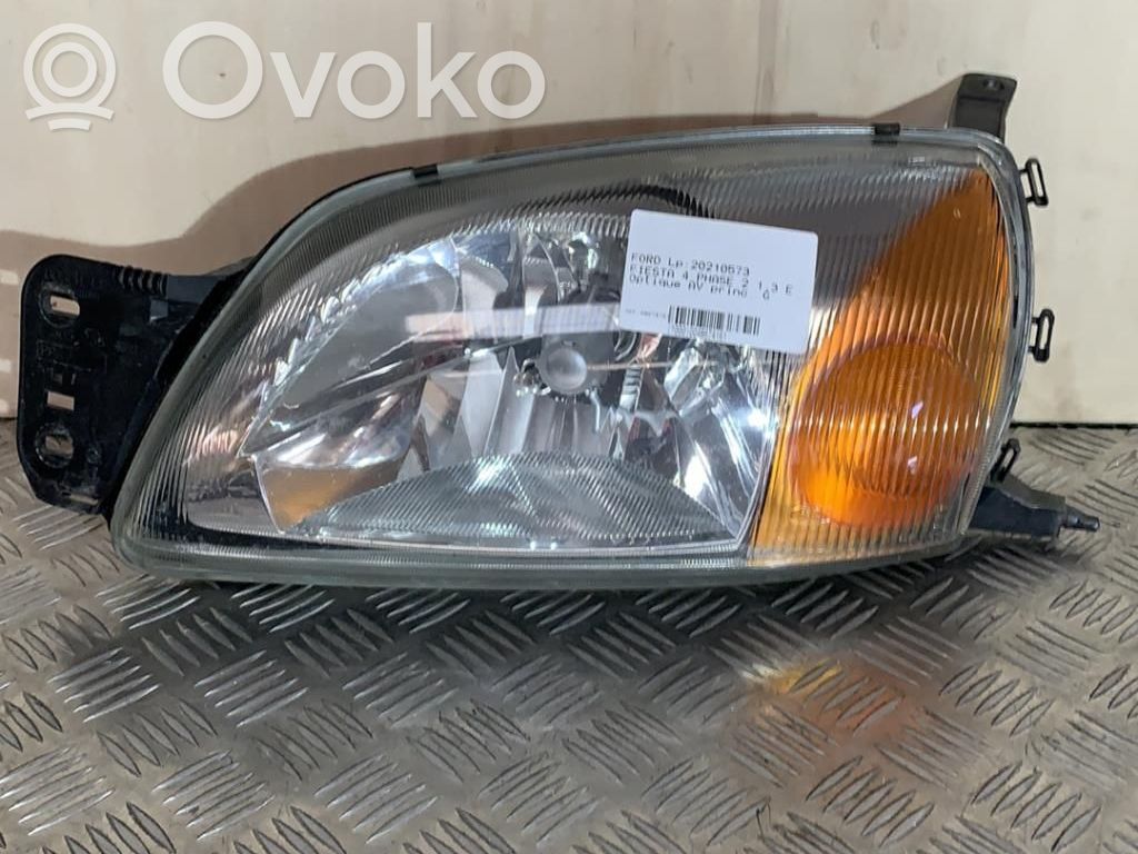 Ford Fiesta Lampa przednia