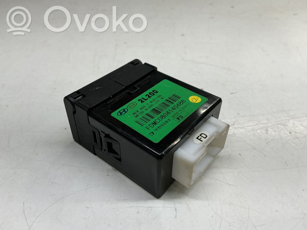 Hyundai i30 Enchufe conector USB 