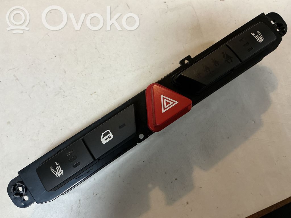 Hazard light switch   937001H000,937001H010,202006302