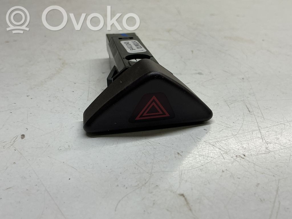 Hazard light switch   9441045