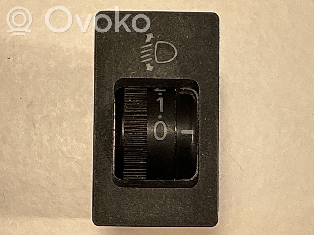 Headlight level height control switch   8415212051