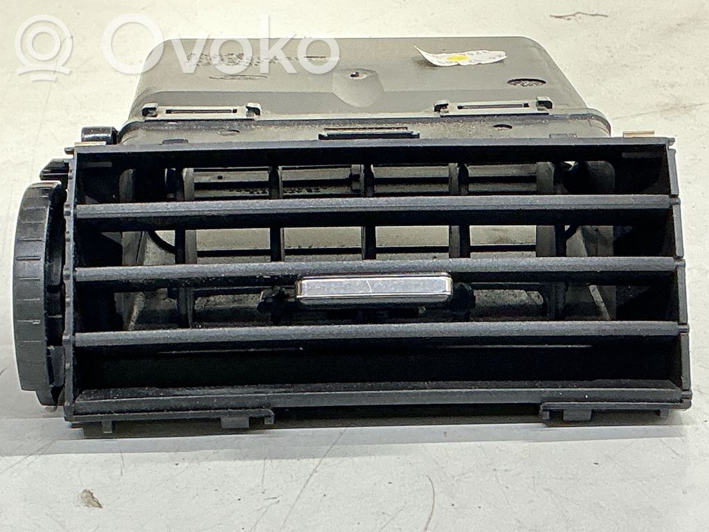 Ford Focus C-MAX Dysze / Kratki środkowego nawiewu deski rozdzielczej 