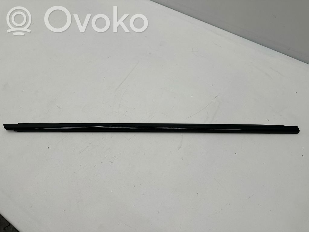 BMW X7 G07 Windshield trim 