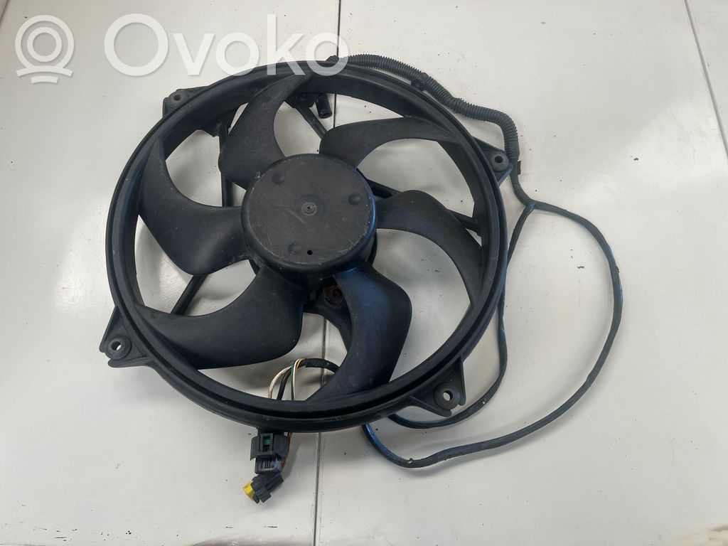Elektrinis radiatorių ventiliatorius   1831237016
