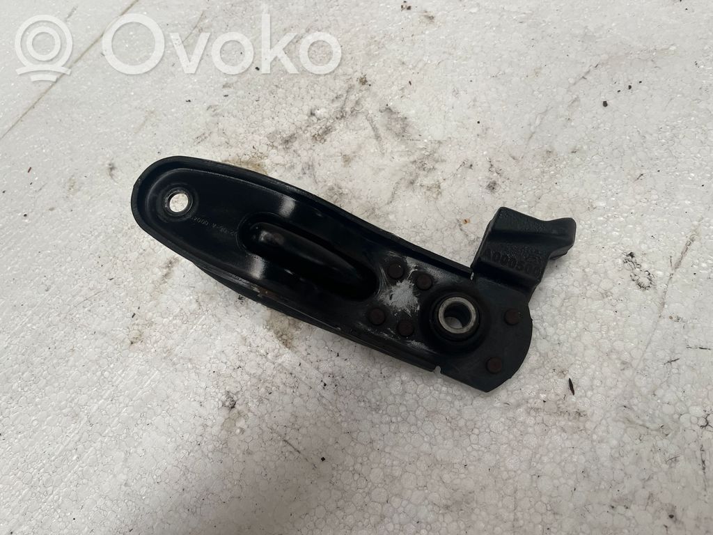 Peugeot 407 Engine mount bracket 