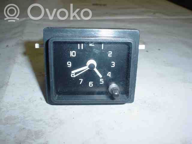 Renault Clio I Clock 
