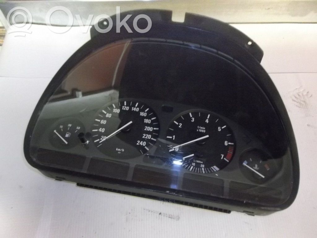 Geschwindigkeitsmesser Cockpit   62118375669,110008735031