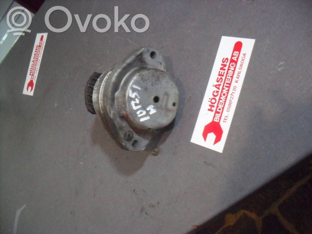 Engine mounting bracket   586310