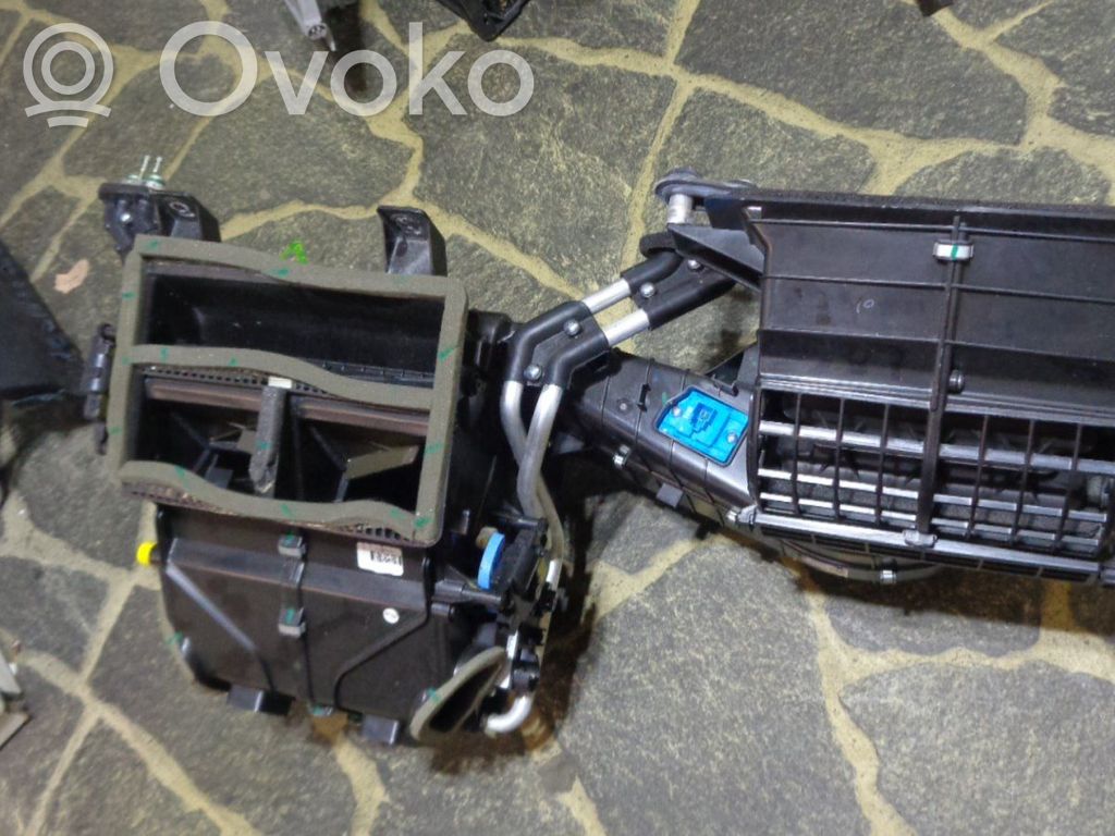 Interior heater climate box assembly   19B555