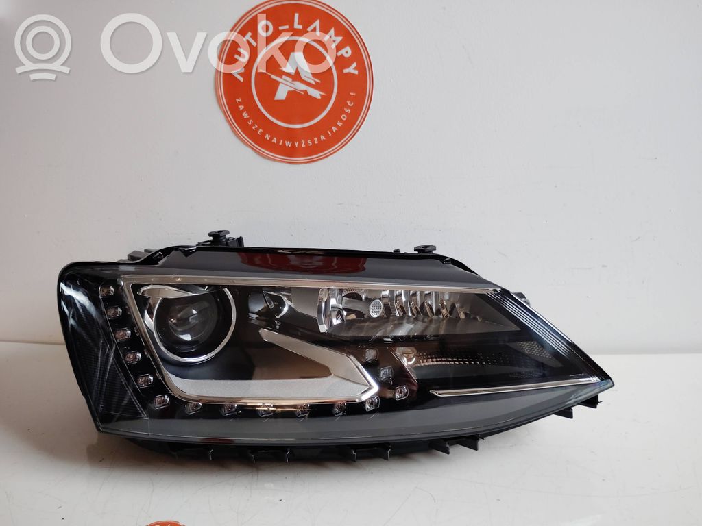 Volkswagen Jetta VII Headlight/headlamp 
