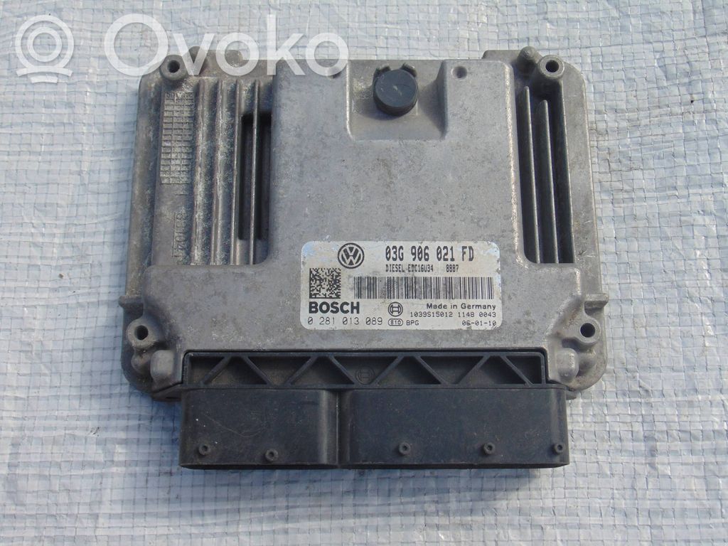 Volkswagen Golf V Engine control unit/module 
