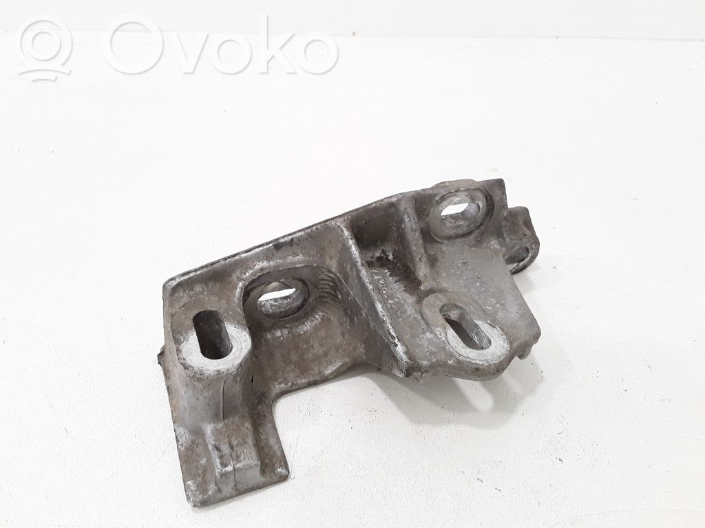 Engine mounting bracket   7M3188800A,YM216030AA