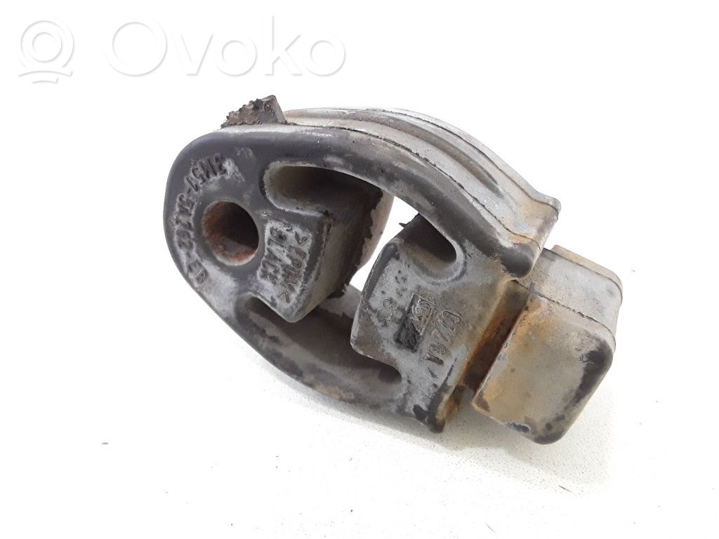 Ford Focus Muffler mount bracket/holder 
