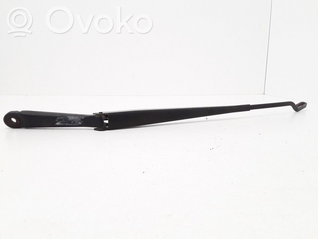 Ford Focus Front wiper blade arm 
