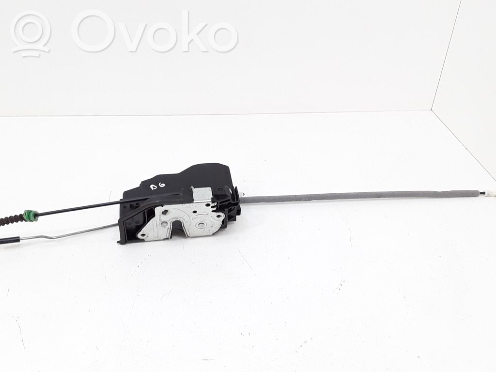 Rear door lock   7202148