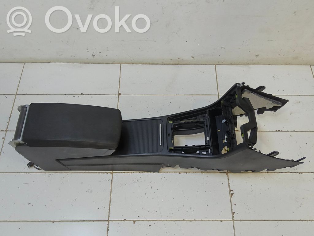 Volkswagen PASSAT B7 Consola central 