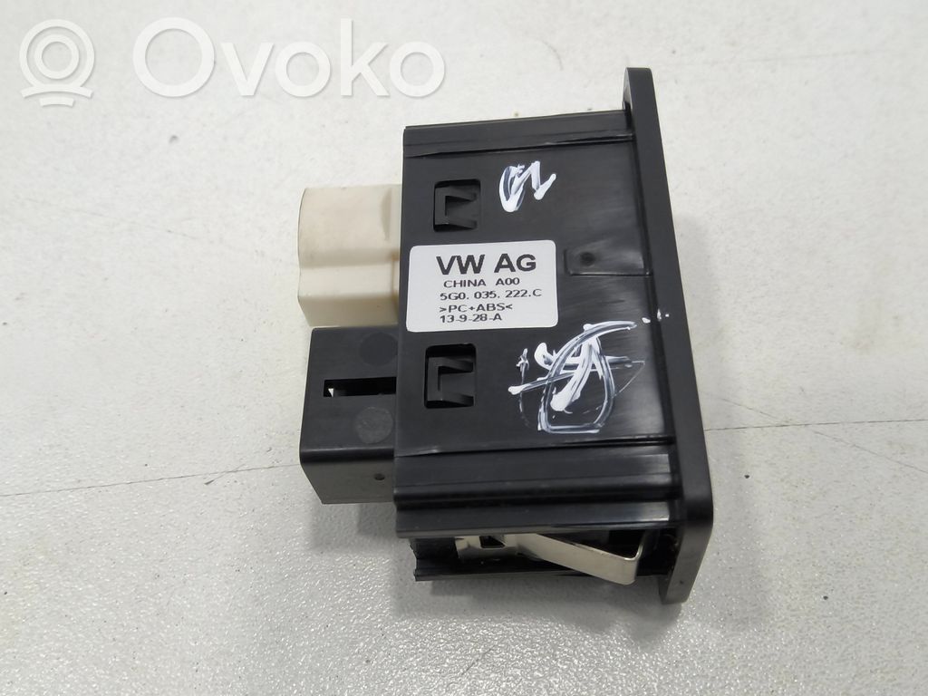 Volkswagen Golf VII Enchufe conector entrada auxiliar 