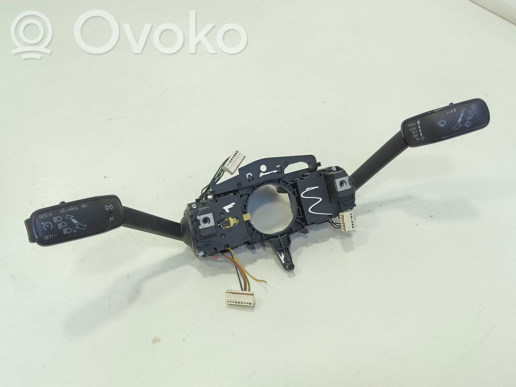 Seat Leon (5F) Wiper turn signal indicator stalk/switch 