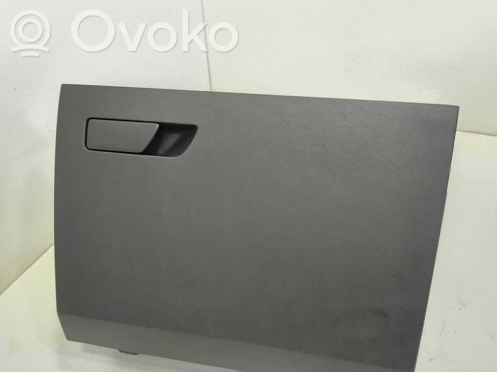 Seat Leon (5F) Daiktadėžė 