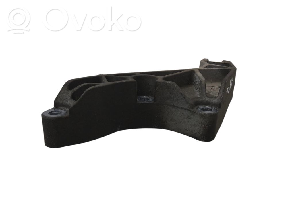 Opel Astra H Engine mounting bracket 