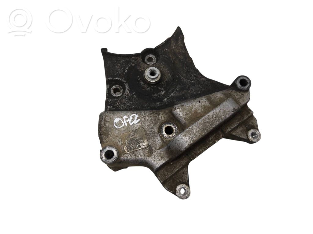 Opel Astra H Engine mounting bracket 