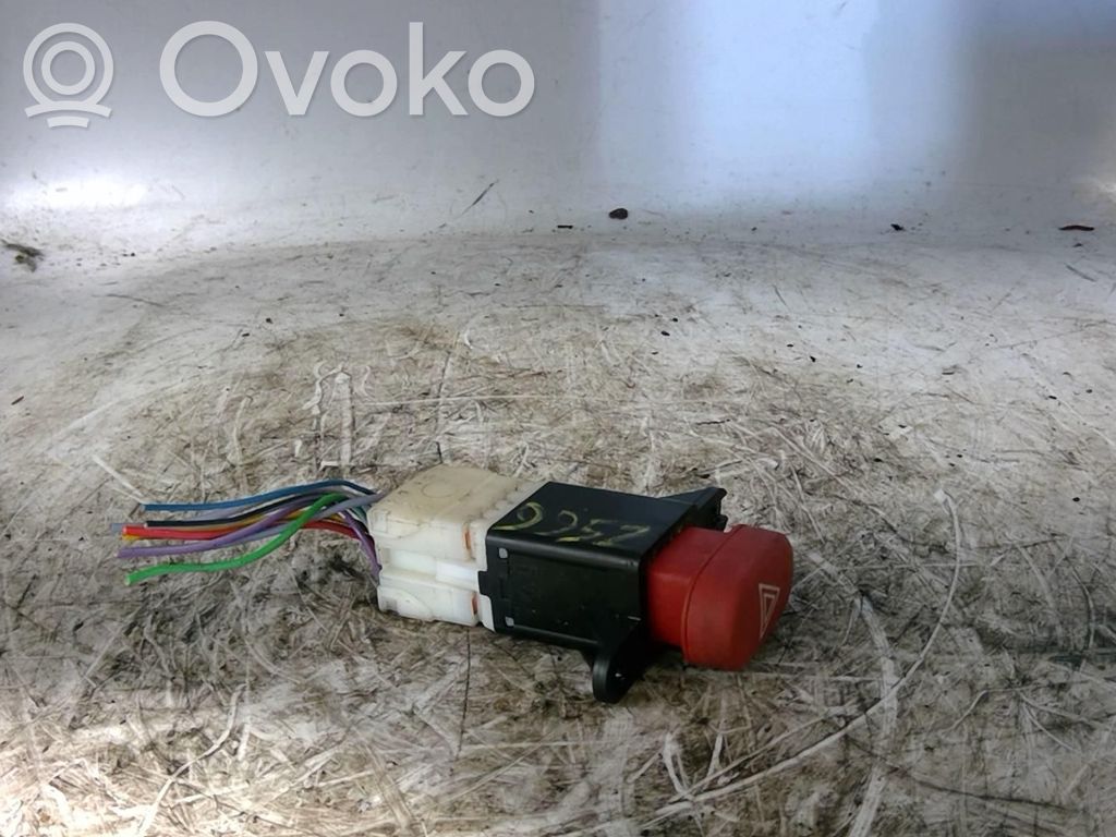 Renault Laguna I Hazard light switch 
