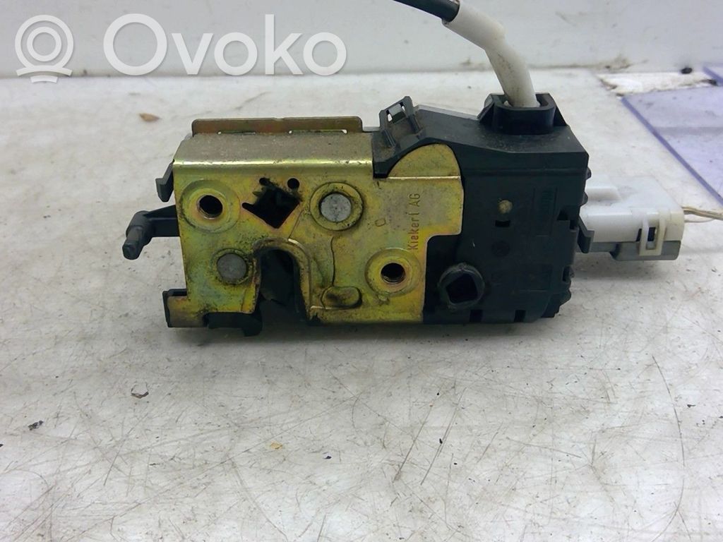 Peugeot 407 Front door lock 