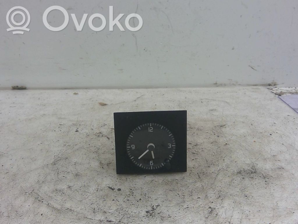 Renault Clio I Clock 