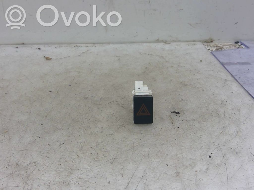 Nissan Qashqai Botón interruptor de luz de peligro 