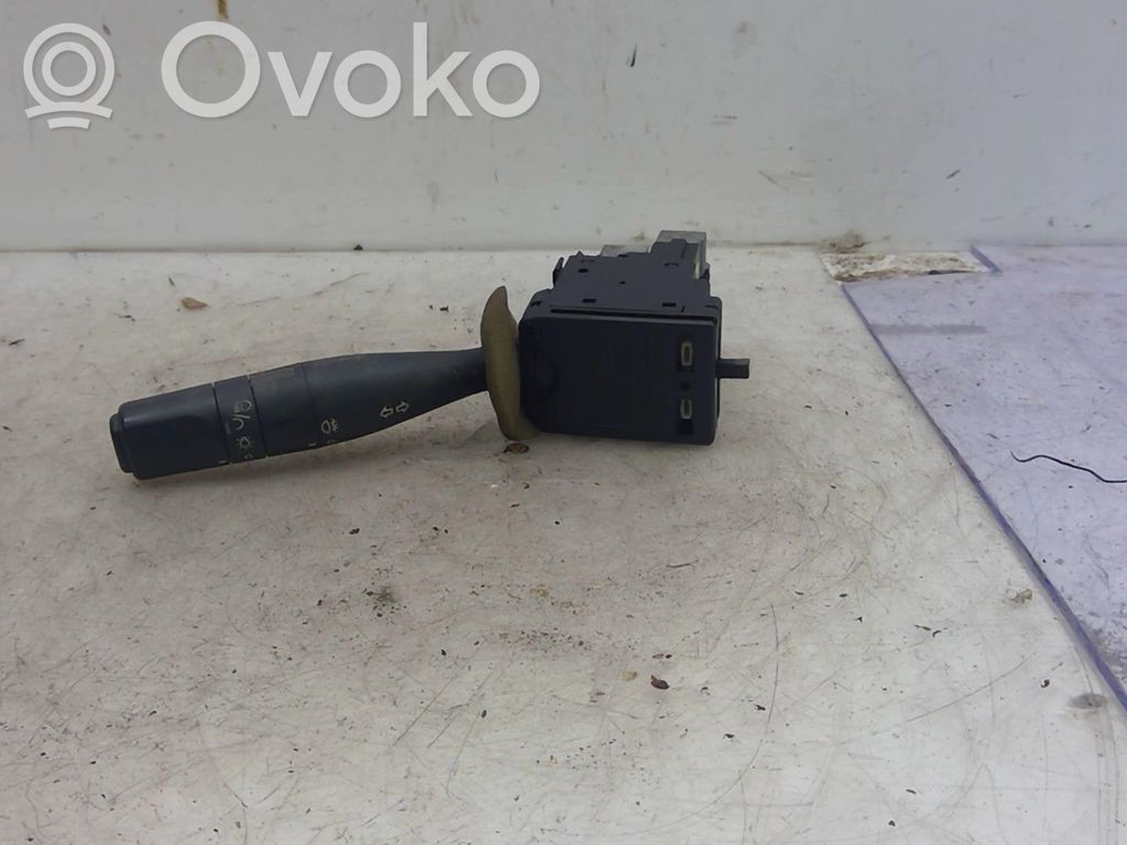 Citroen Saxo Pagrieziena signālu / lukturu sviria 