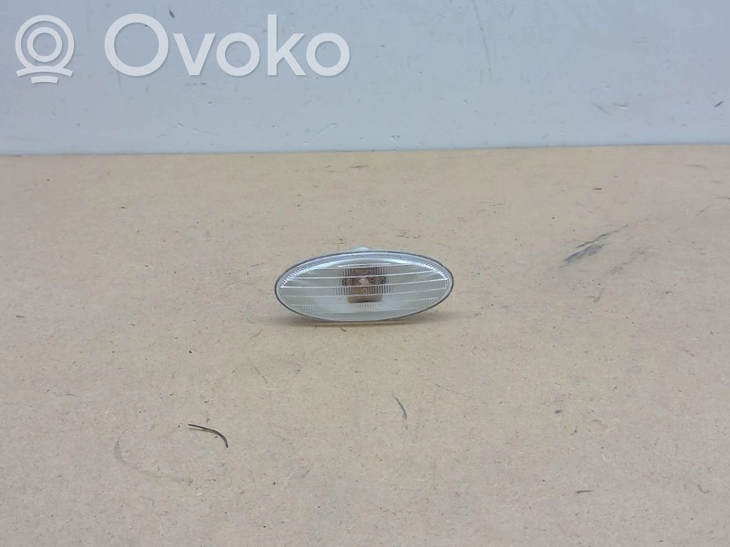 Nissan Juke I F15 Frontblinker 